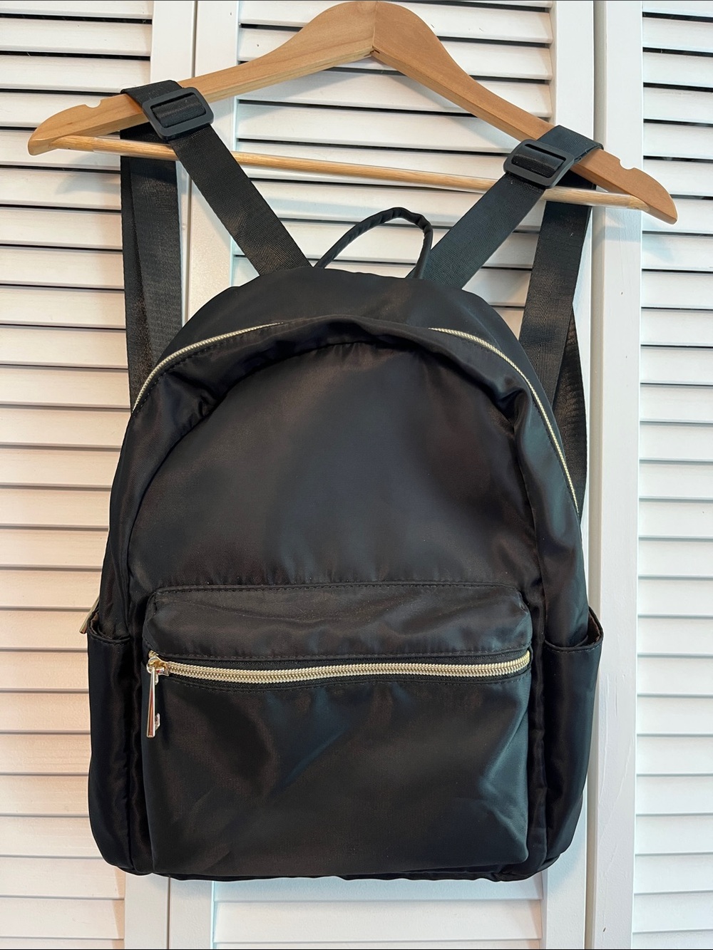 13” Basic black backpack